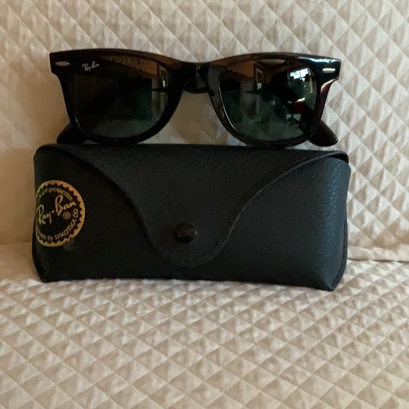 Ray-Ban Other - NWOT Ray-Ban 2140 Wayfarer - Made In Italy -